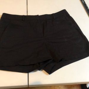 Larry  Levine size 14 black shorts flat Front slash pockets 3.5” inseam